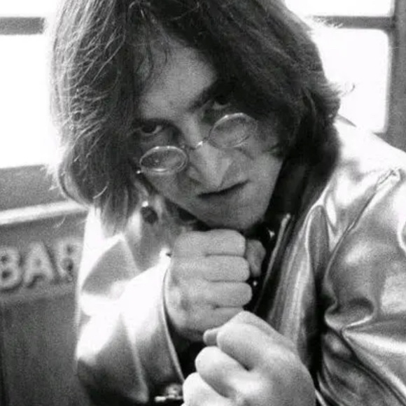 Meet your Posher, Ina - Picture 1 of 1